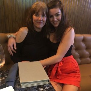 Meet your Posher, Joni